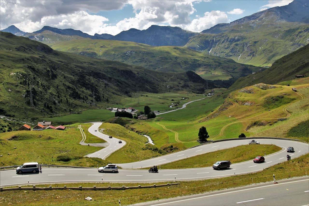 Convertible tour over the Julier Pass