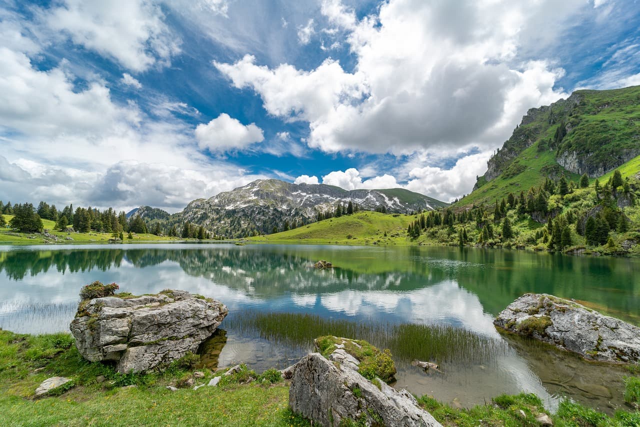 Driving a convertible along the Alpine chain – from France to Slovenia