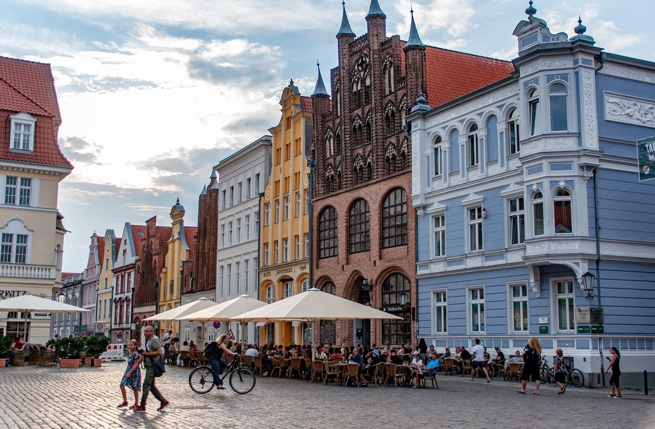 To the 8 best Hanseatic cities
